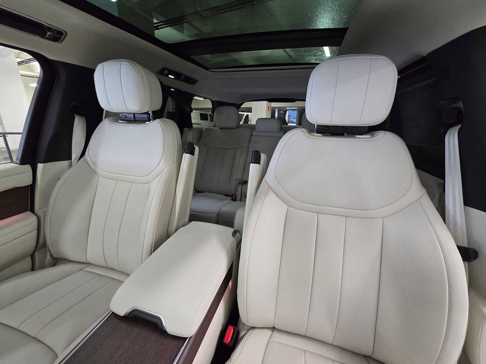 New 2026 Land Rover Range Rover SE AWD/4WD image 21