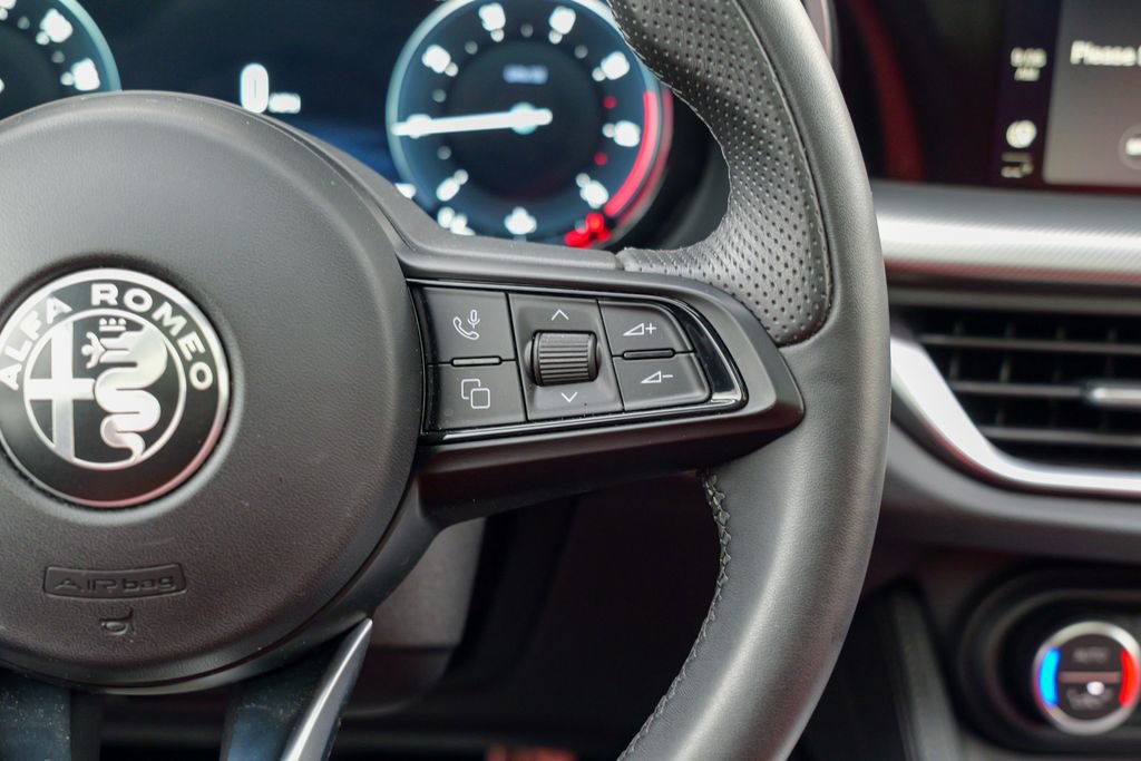 Used 2024 Alfa Romeo Stelvio Ti w/ Performance Driving Package image 45