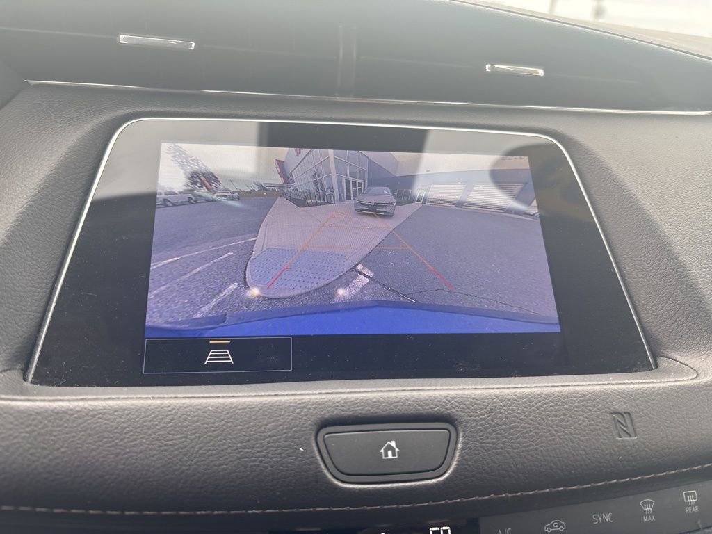 Used 2021 Cadillac XT4 Luxury w/ Cold Weather Package image 16