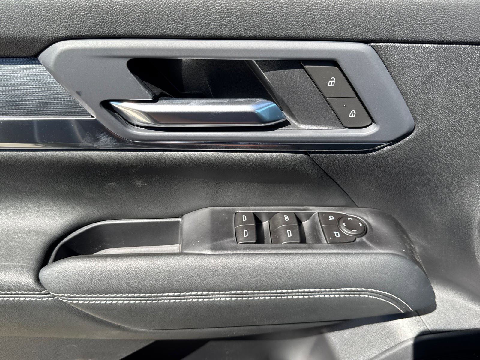 Used 2026 GMC Terrain Elevation w/ LPO, Floor Liner Package image 24