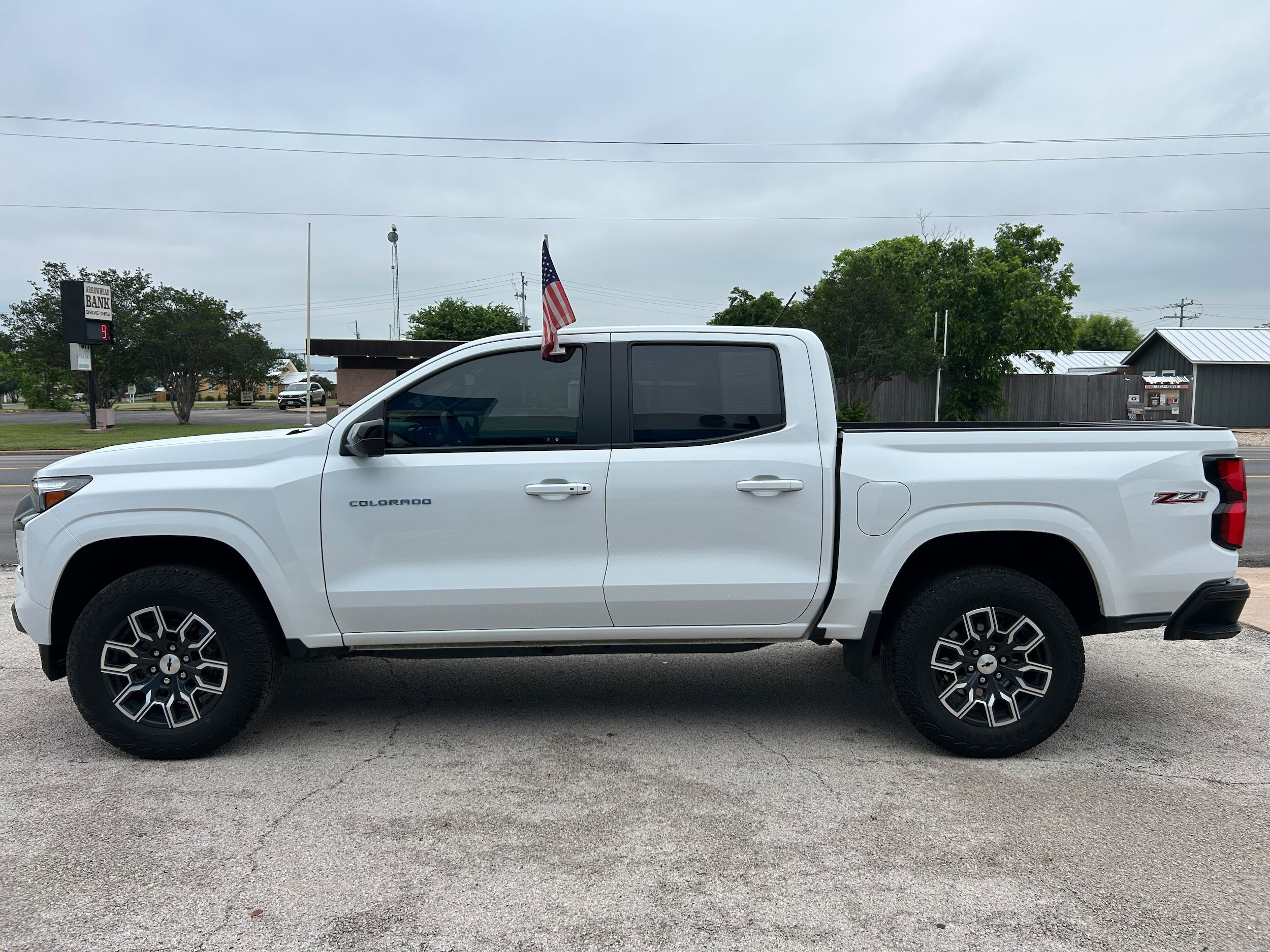 Used 2024 Chevrolet Colorado Z71 w/ Z71 Convenience Package 2 AWD/4WD image 5