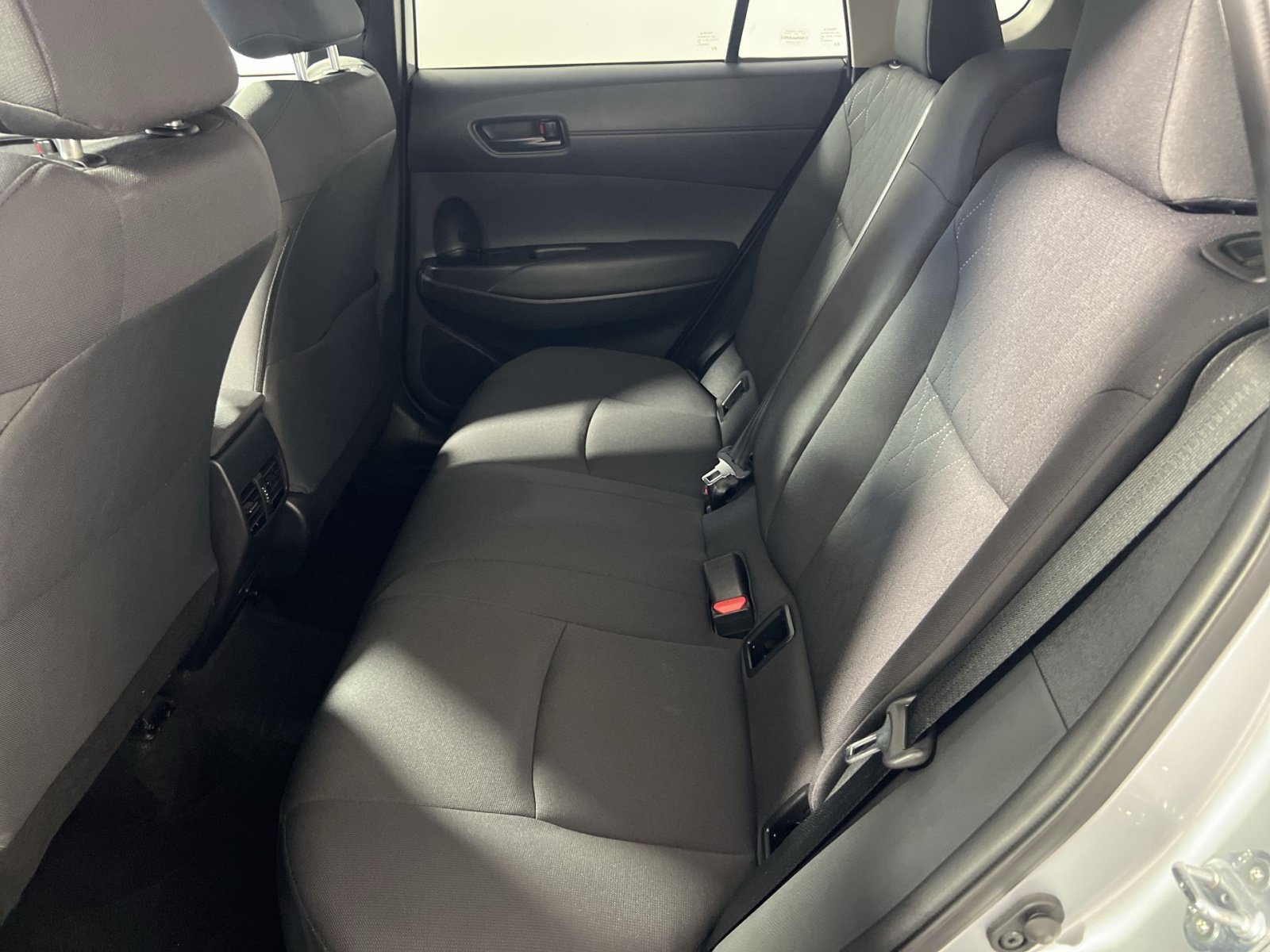 Used 2025 Toyota Corolla Cross LE FWD image 25