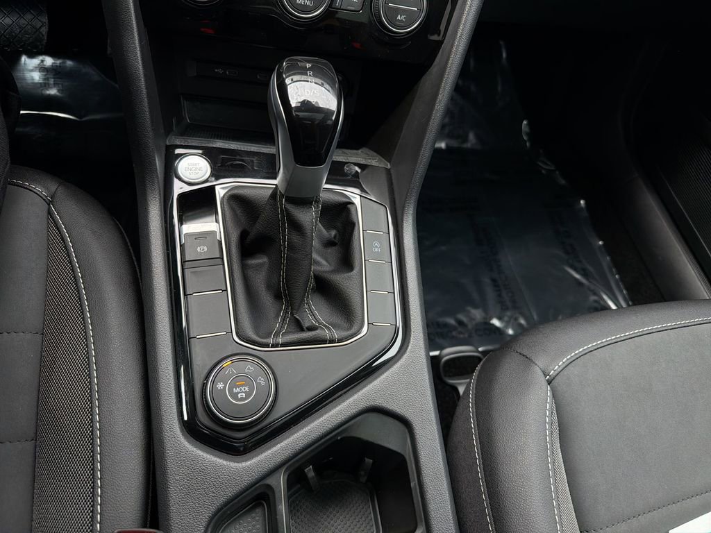 Used 2024 Volkswagen Taos SE AWD/4WD image 21