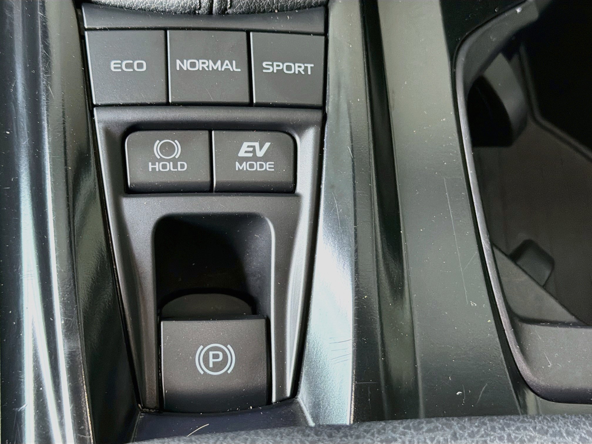 Used 2025 Toyota Camry LE FWD image 25