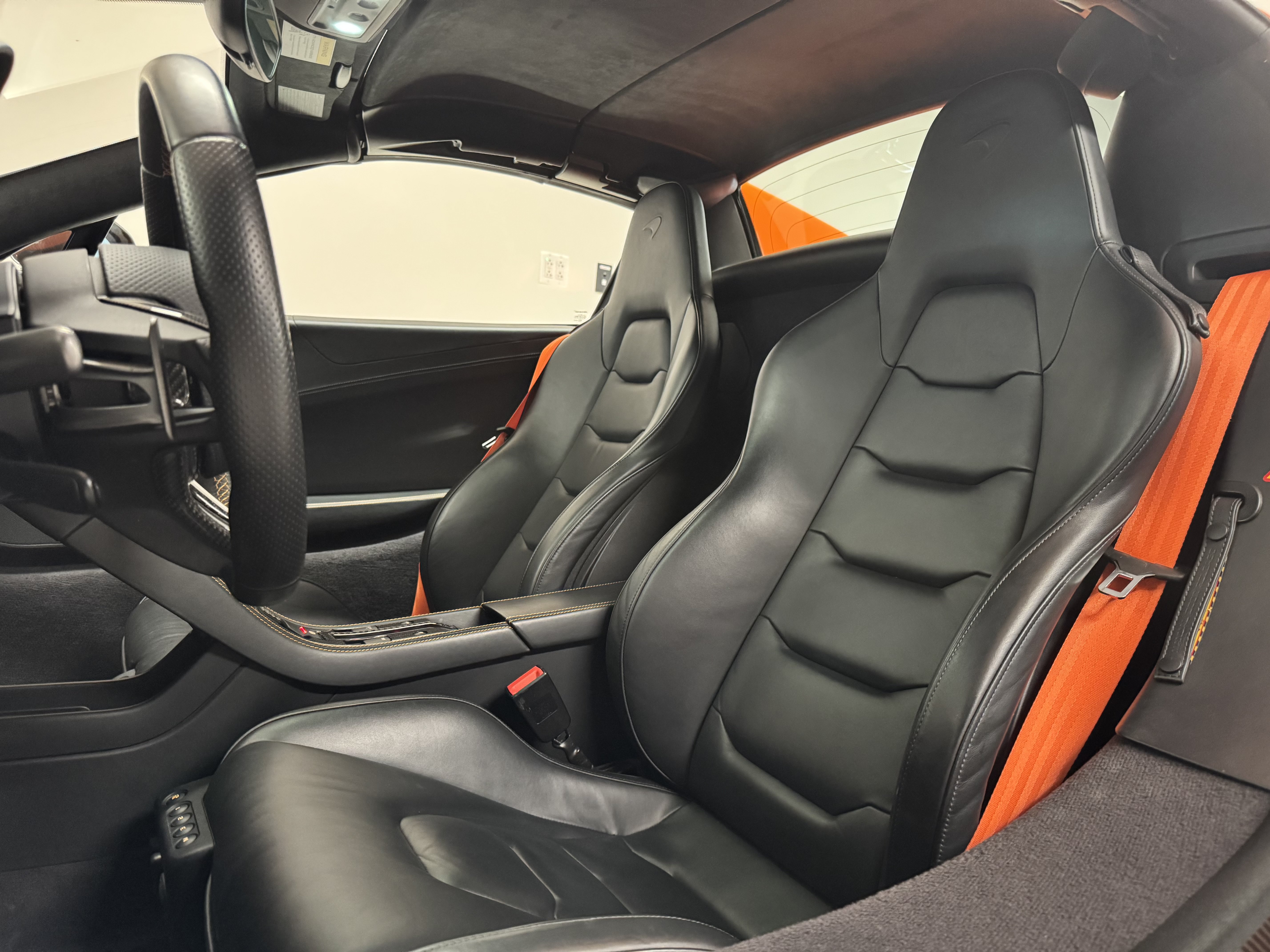 Used 2015 McLaren 650S Spider RWD image 11