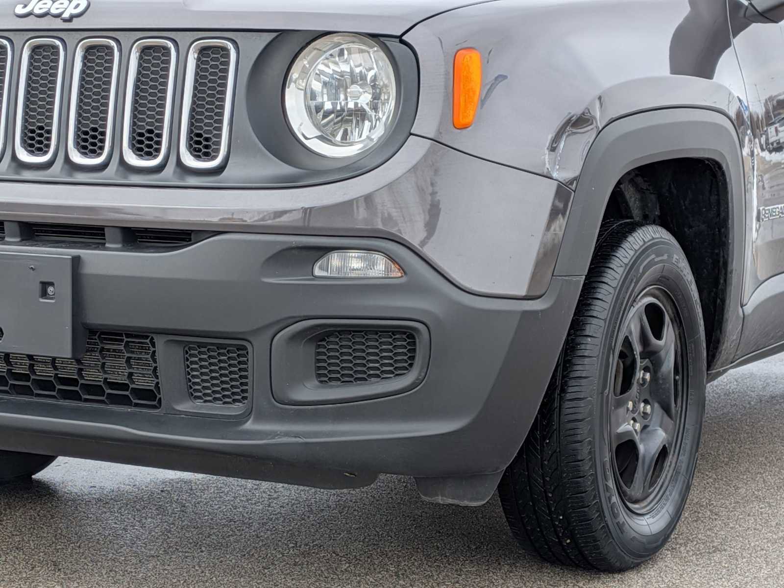 Used 2017 Jeep Renegade Sport w/ Power & Air Group image 11