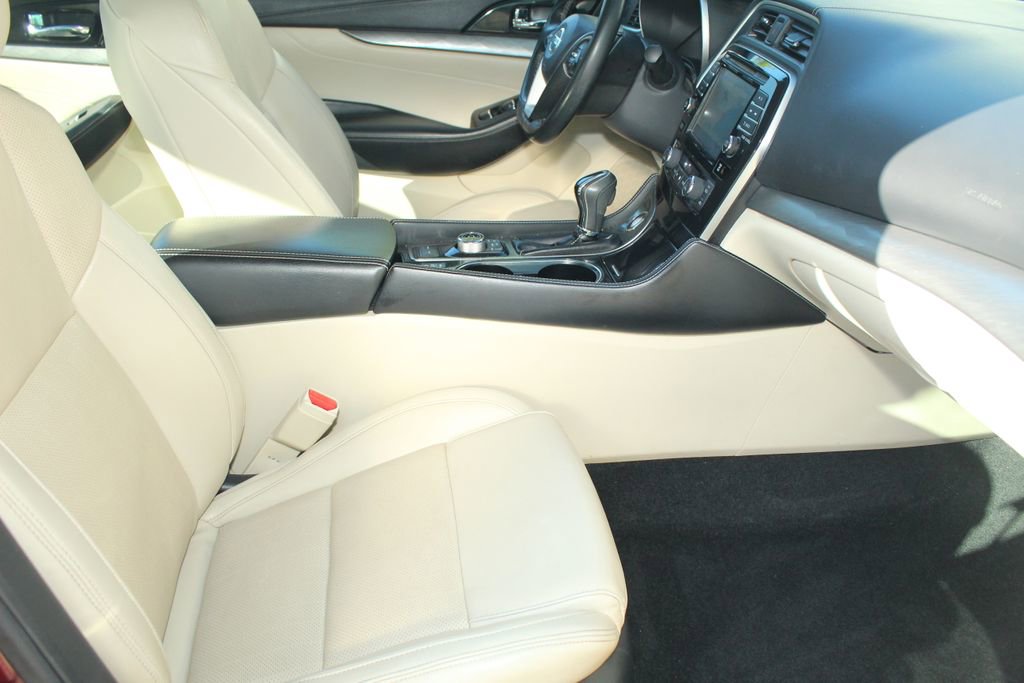 Used 2017 Nissan Maxima 3.5 SV w/ Interior Lighting Package image 3