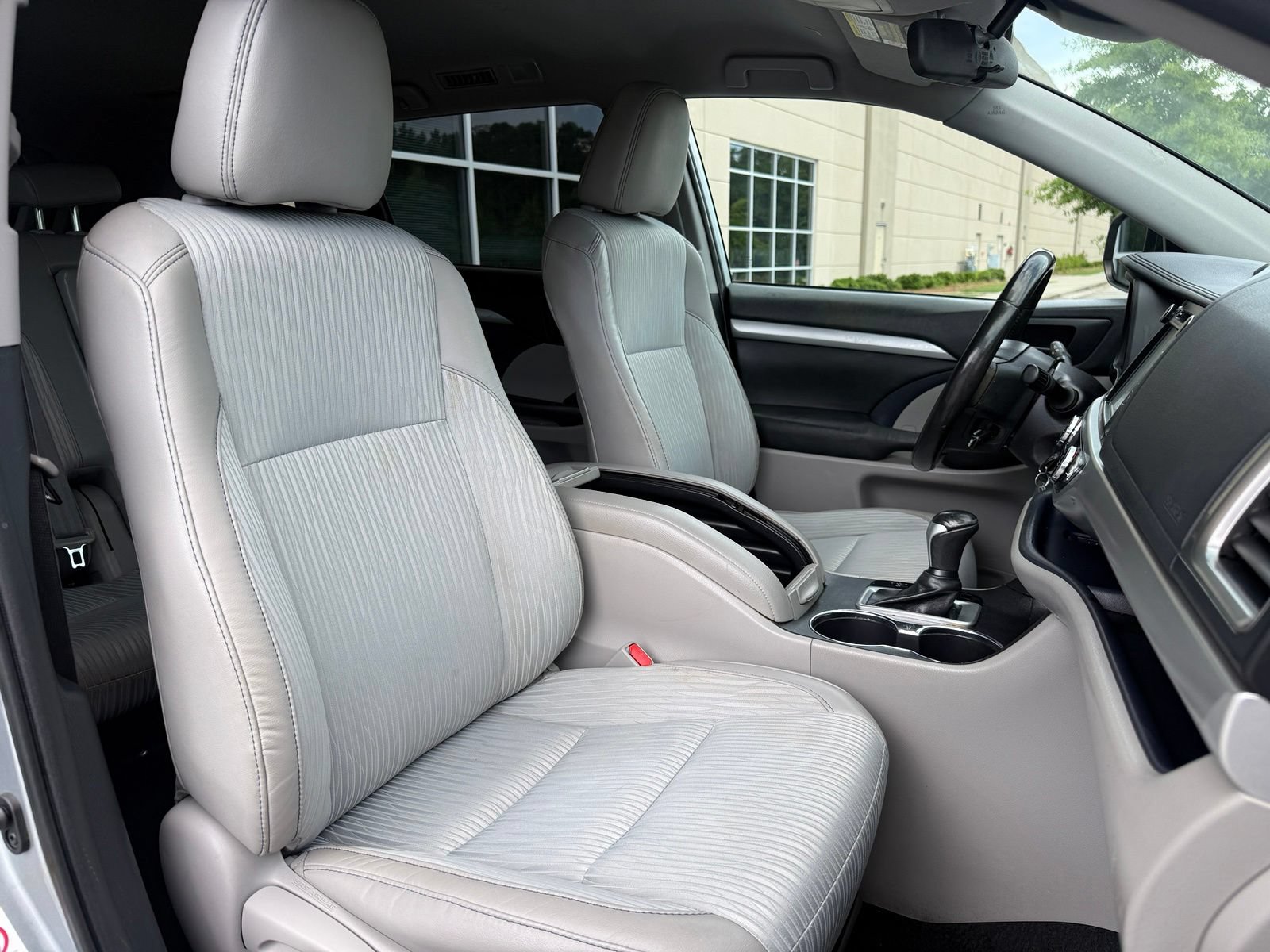 Used 2019 Toyota Highlander Plus w/ Protection Package #3 AWD/4WD image 35