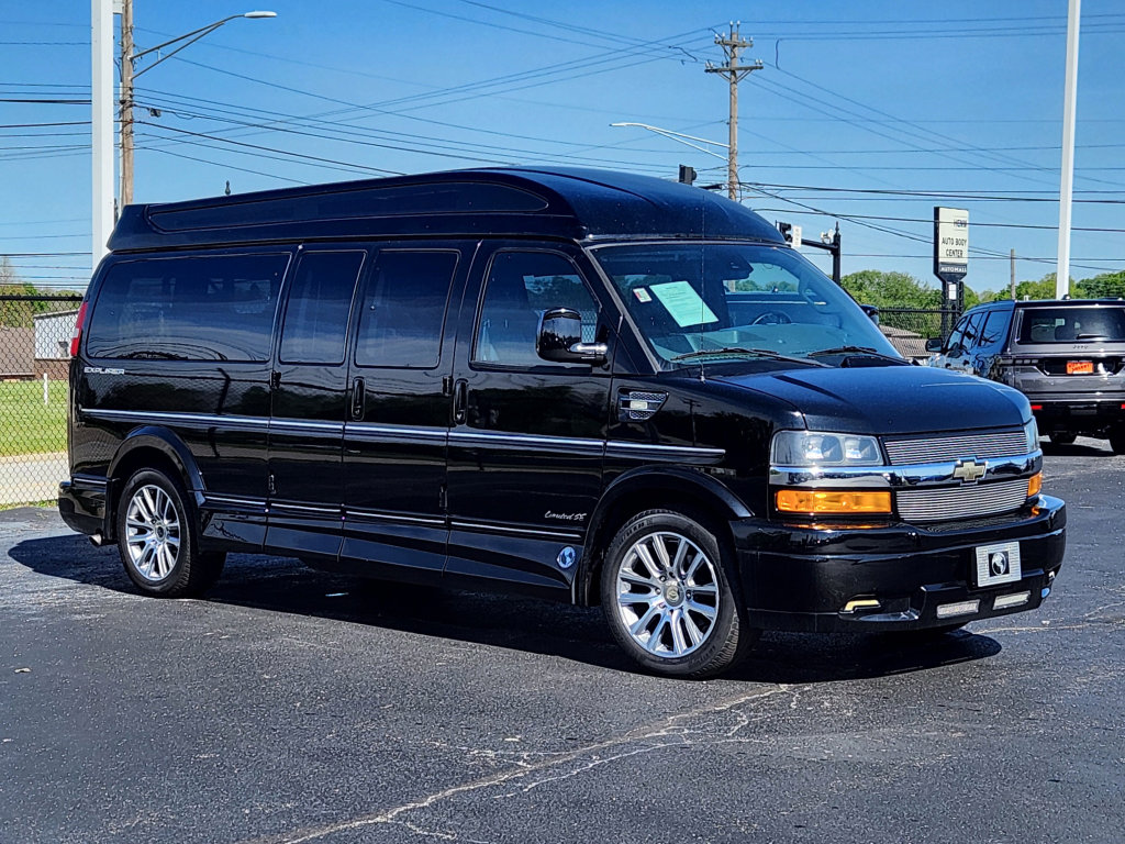 Used 2021 Chevrolet Express 3500 LS w/ Chrome Appearance Package RWD image 11