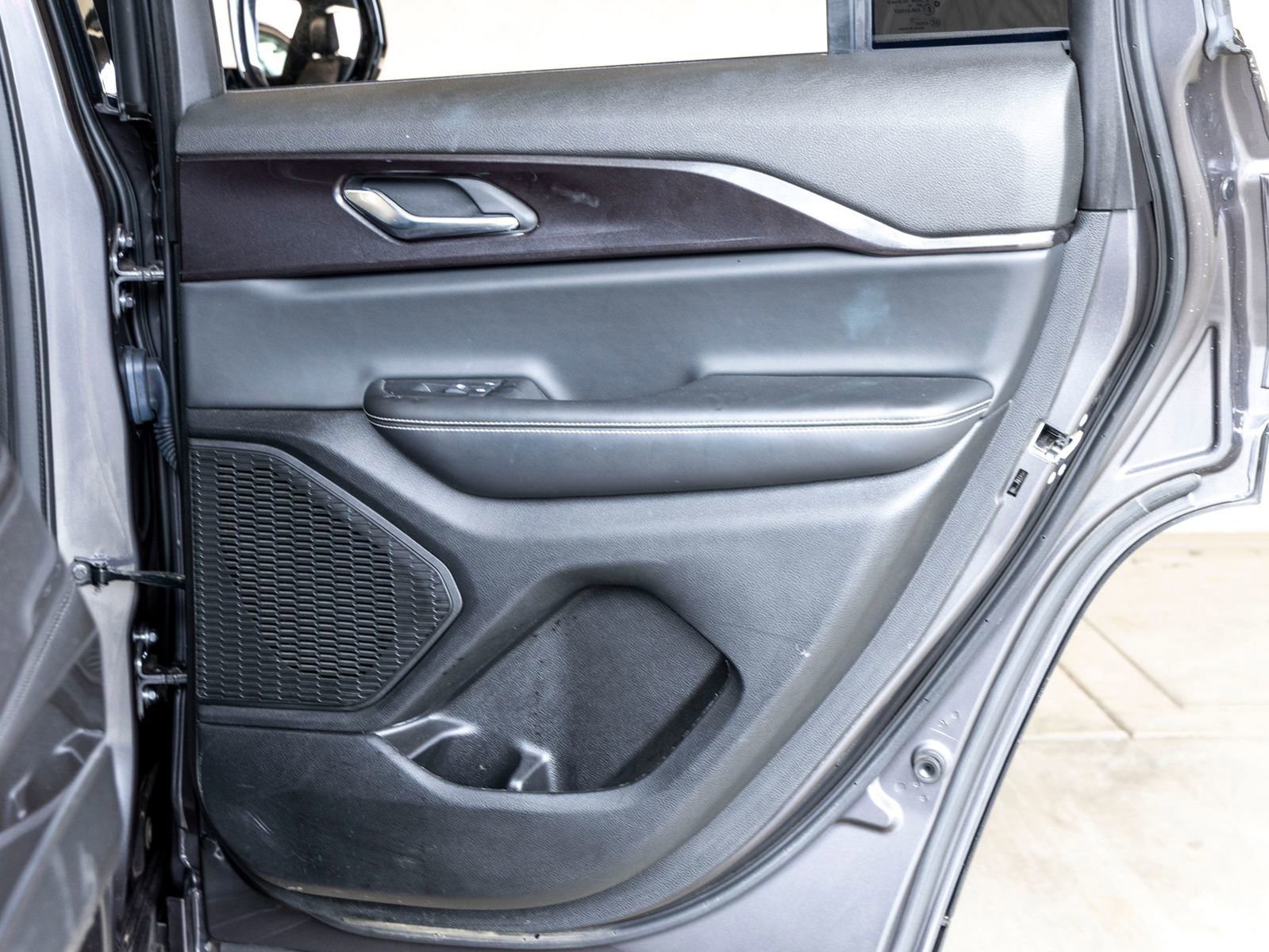 Used 2023 Jeep Grand Cherokee Altitude image 23