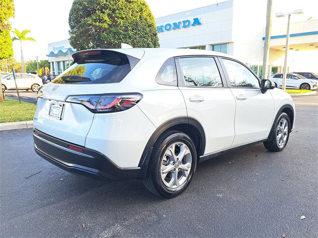 Used 2023 Honda HR-V LX image 6