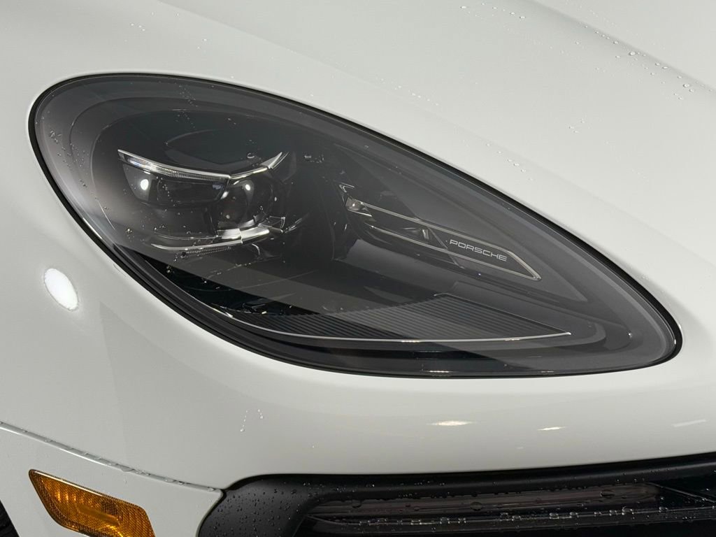 New 2026 Porsche Macan image 15