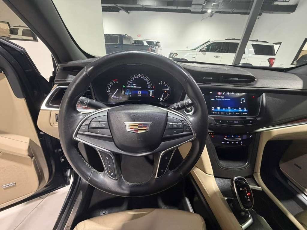 Used 2018 Cadillac XT5 Luxury w/ Driver Awareness Package image 18