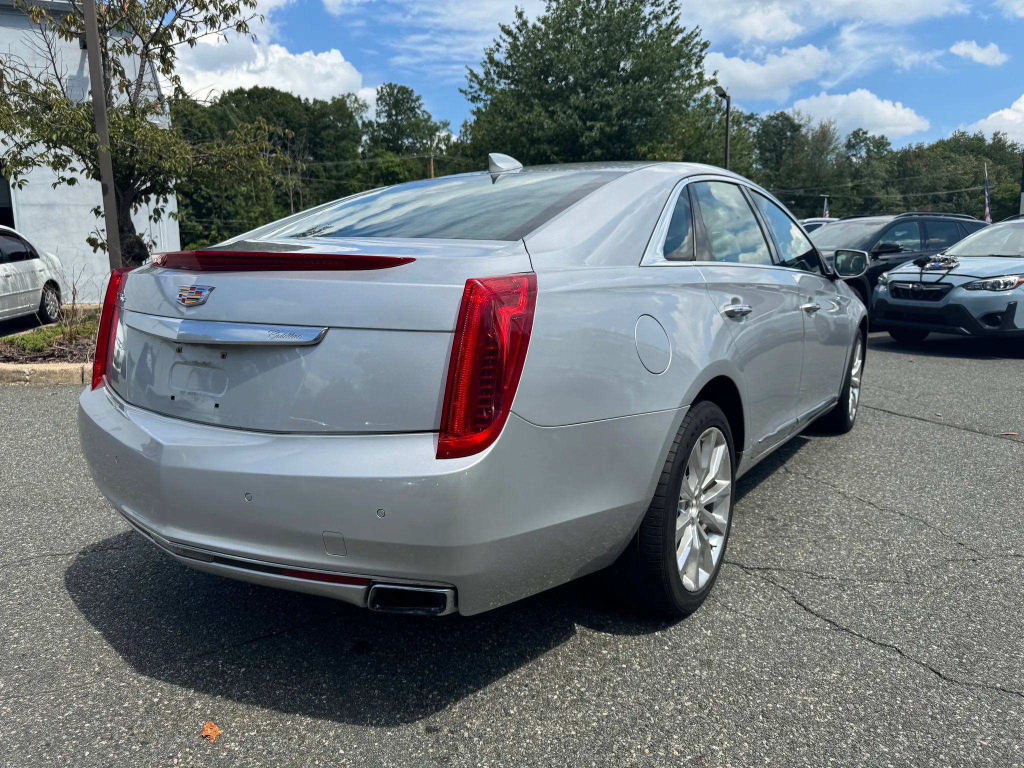 Used 2016 Cadillac XTS Luxury AWD/4WD image 5
