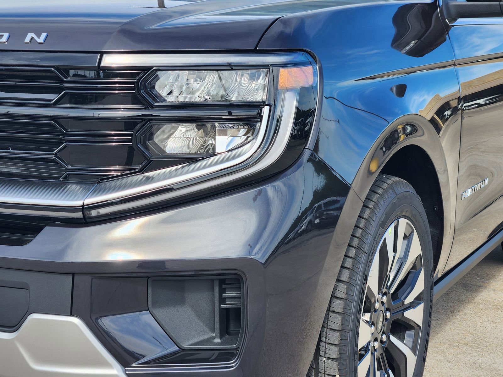 New 2026 Ford Expedition Platinum image 10