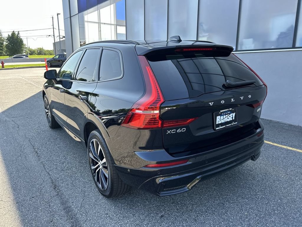 Certified 2024 Volvo XC60 B5 Plus w/ Climate Package AWD/4WD image 6