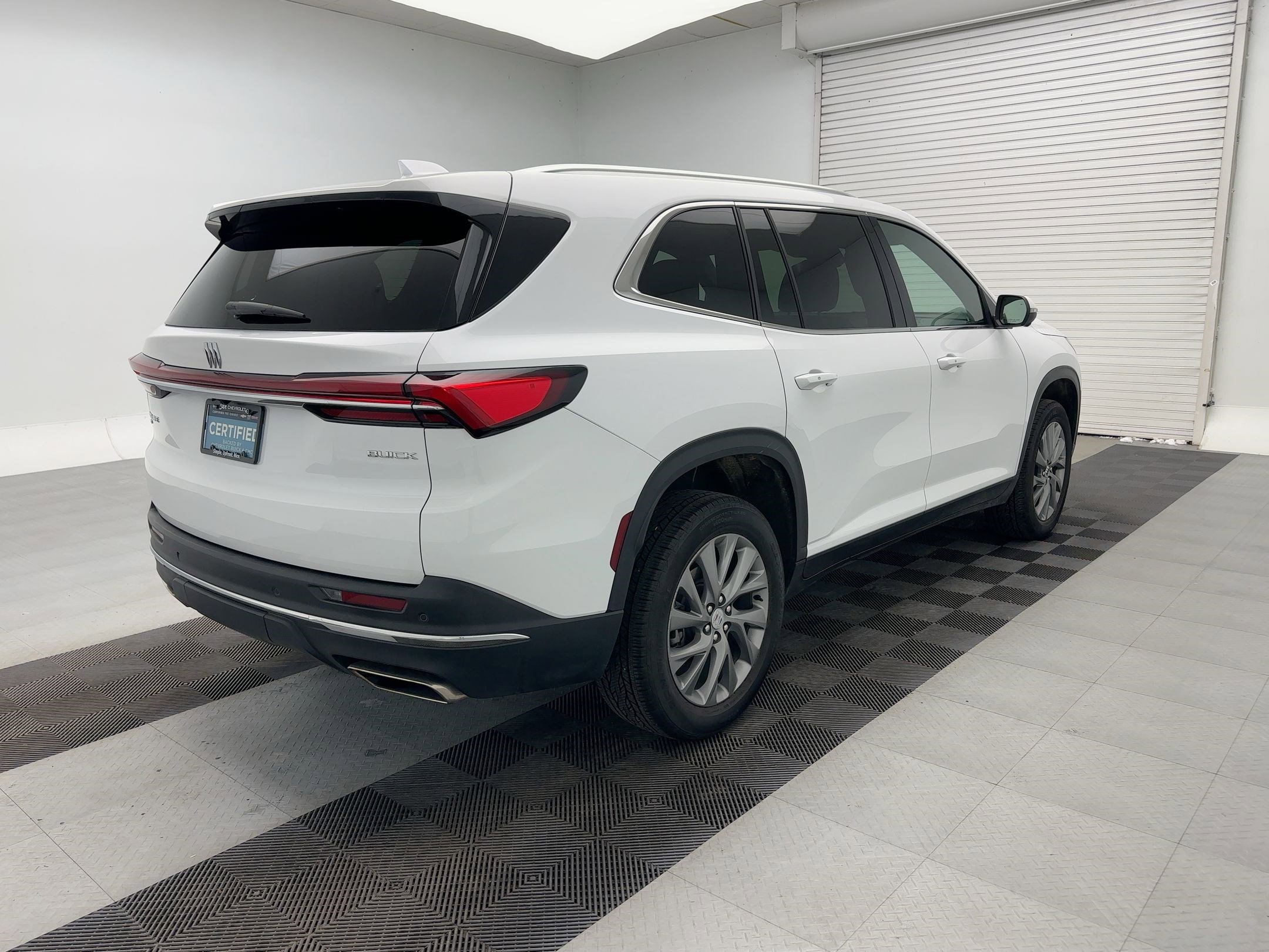 Certified 2025 Buick Enclave Preferred image 9