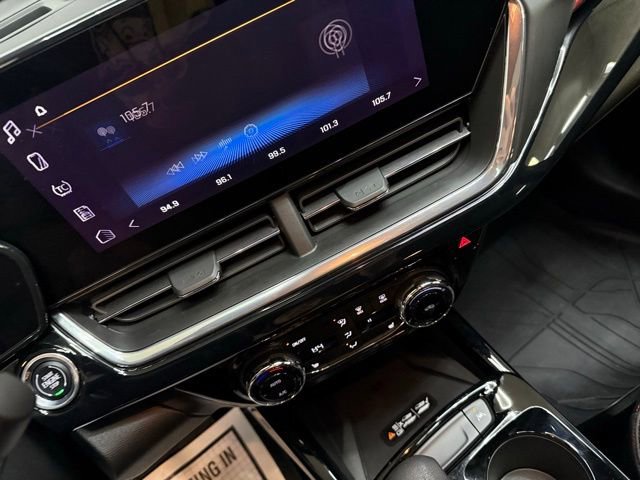Certified 2025 Chevrolet Trax RS w/ Sunroof Package image 30