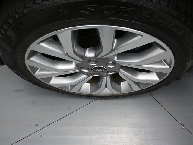 Used 2020 Land Rover Range Rover Autobiography image 18
