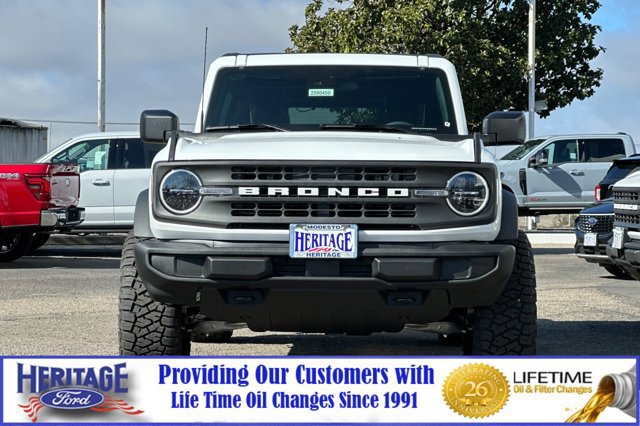 New 2025 Ford Bronco 4-Door image 9