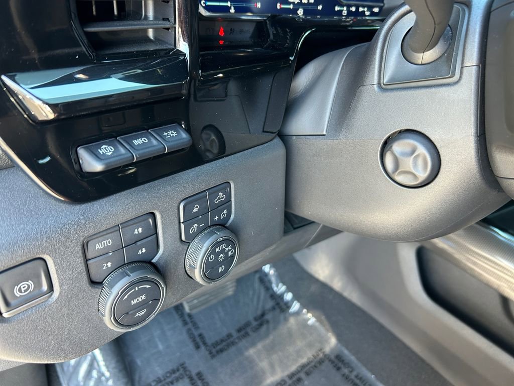 Used 2022 Chevrolet Silverado 1500 ZR2 w/ Technology Package image 21