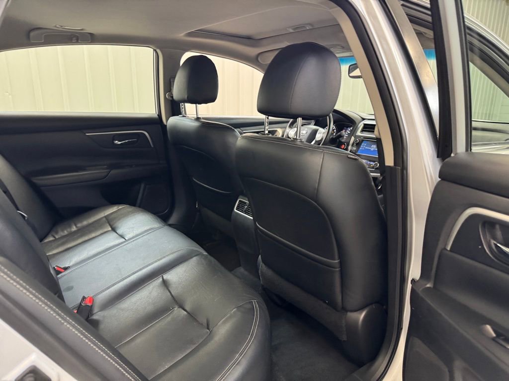 Used 2016 Nissan Altima 2.5 SL w/ 2.5 Technology w/LED Package image 24