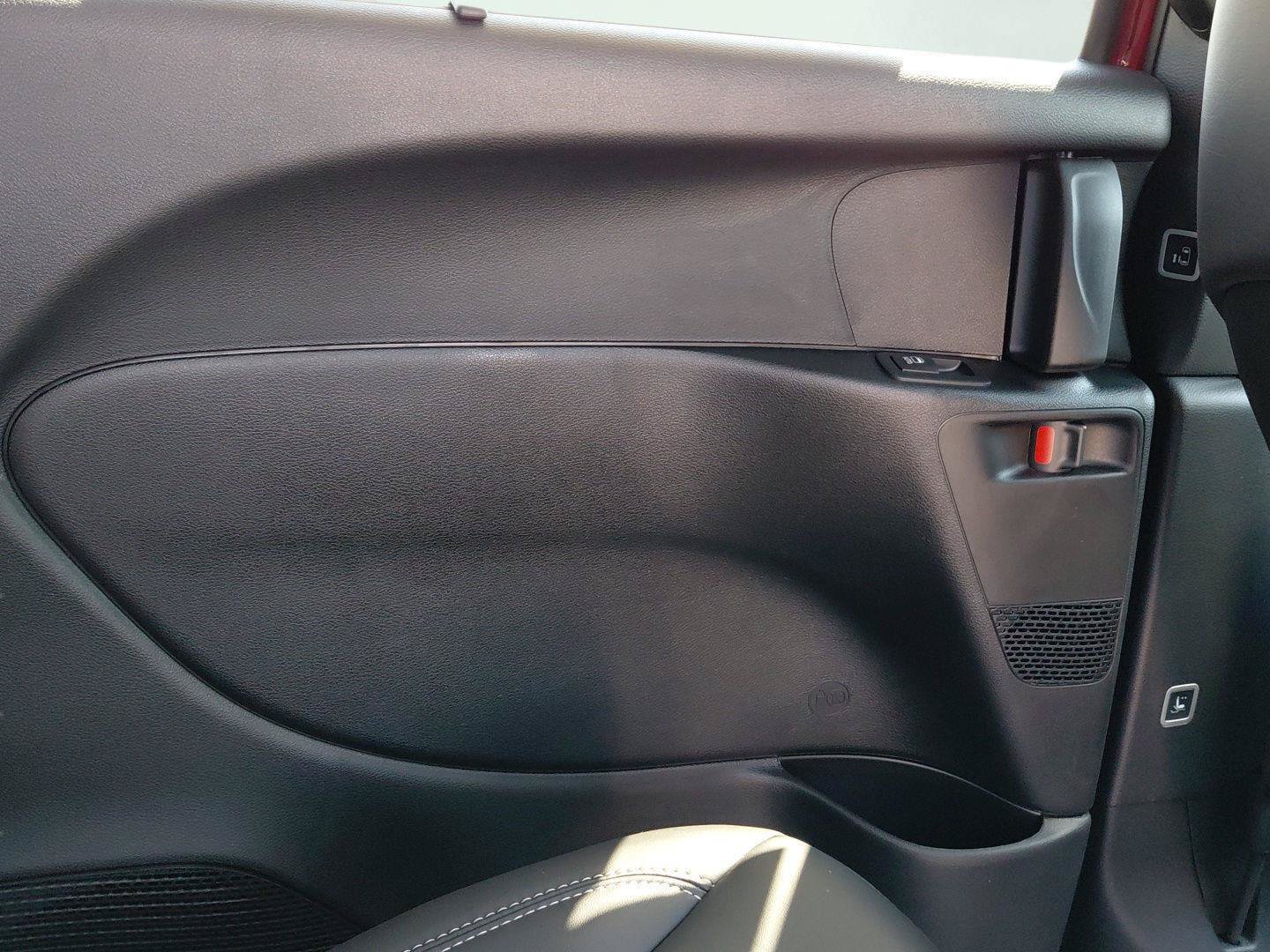 New 2026 Chrysler Pacifica Select AWD/4WD image 18