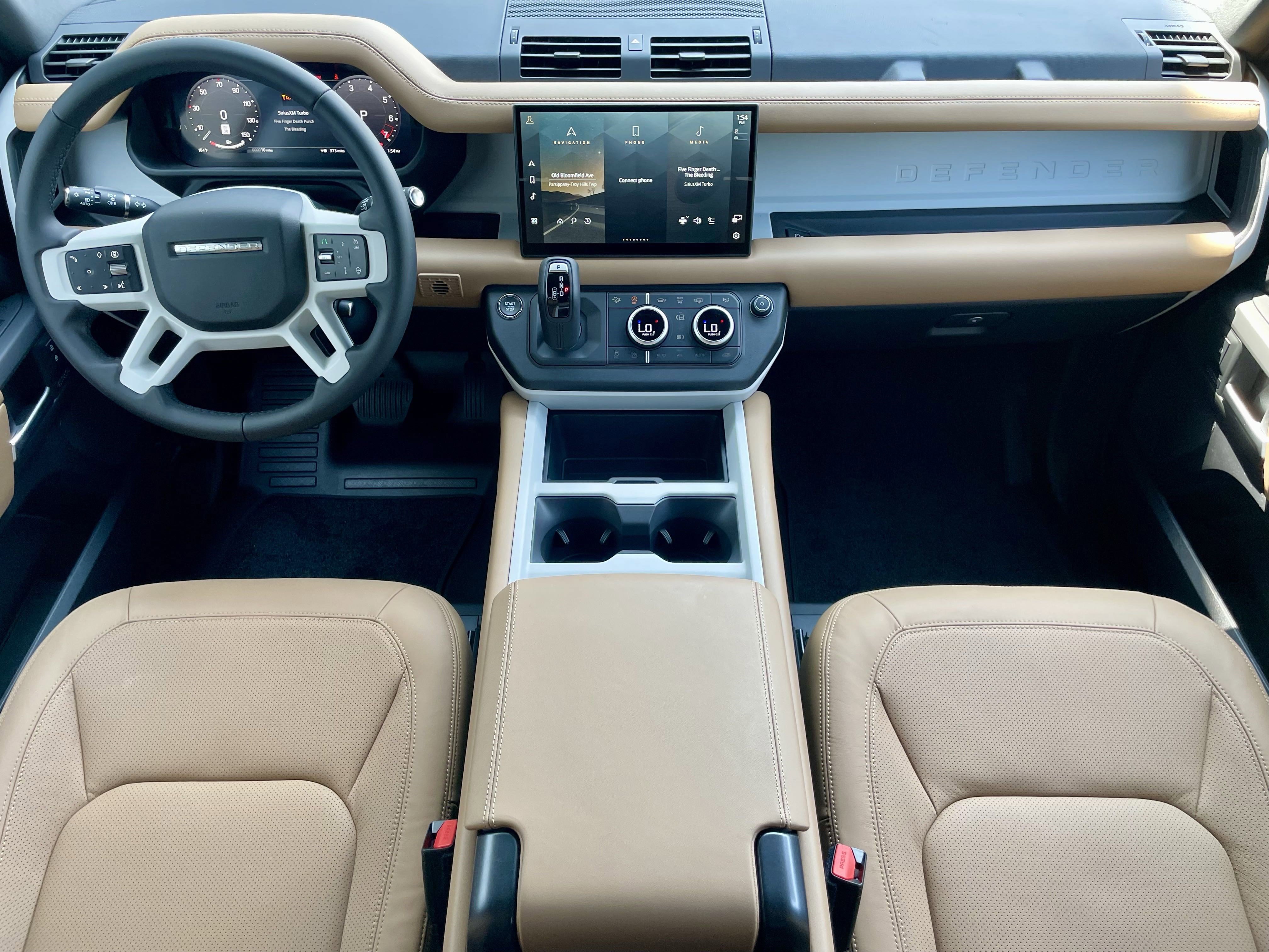 New 2025 Land Rover Defender 90 X-Dynamic SE image 16