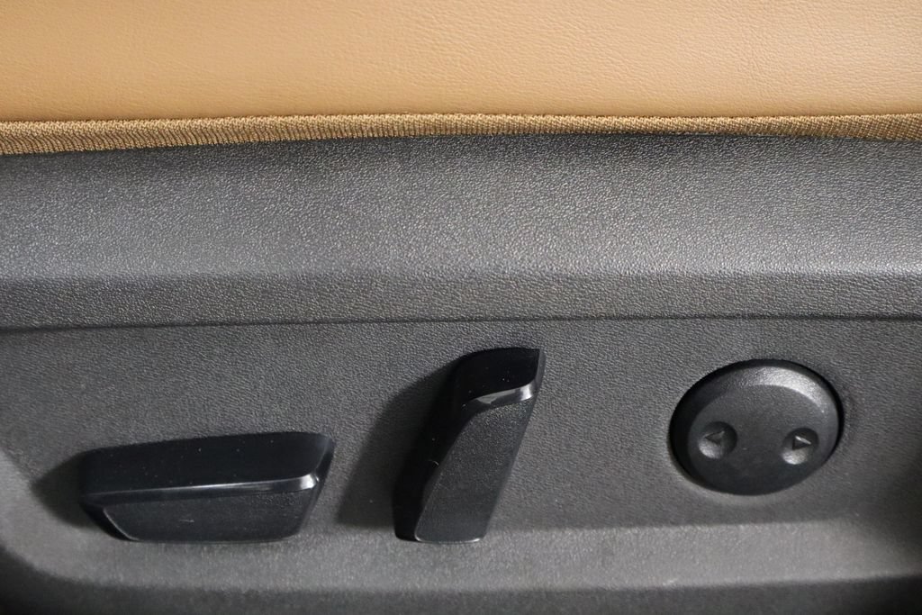 Used 2025 Nissan Rogue Platinum FWD image 23