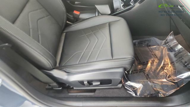 Used 2025 BMW X2 xDrive28i w/ Technology Package image 24