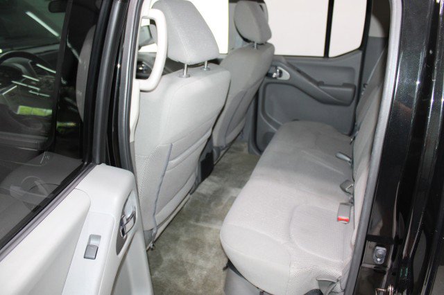 Used 2016 Nissan Frontier SV image 29