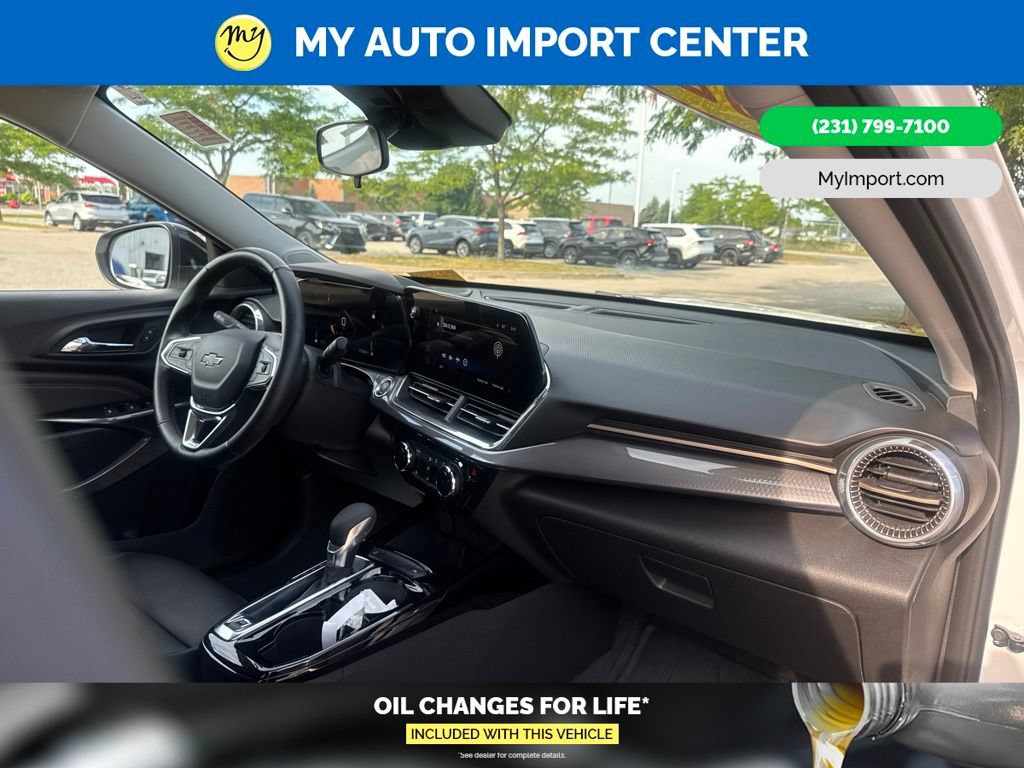 Used 2025 Chevrolet Trax ACTIV FWD image 28