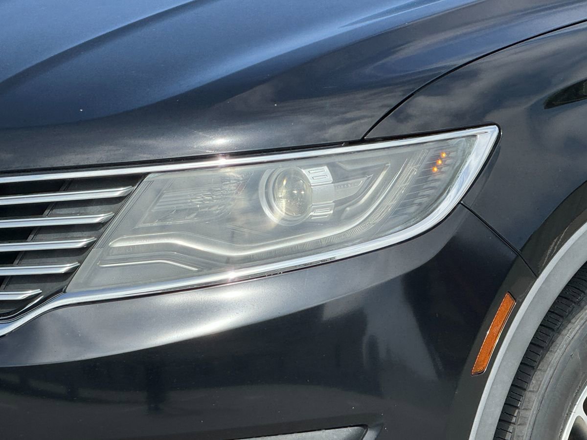 Used 2016 Lincoln MKX Select FWD image 11
