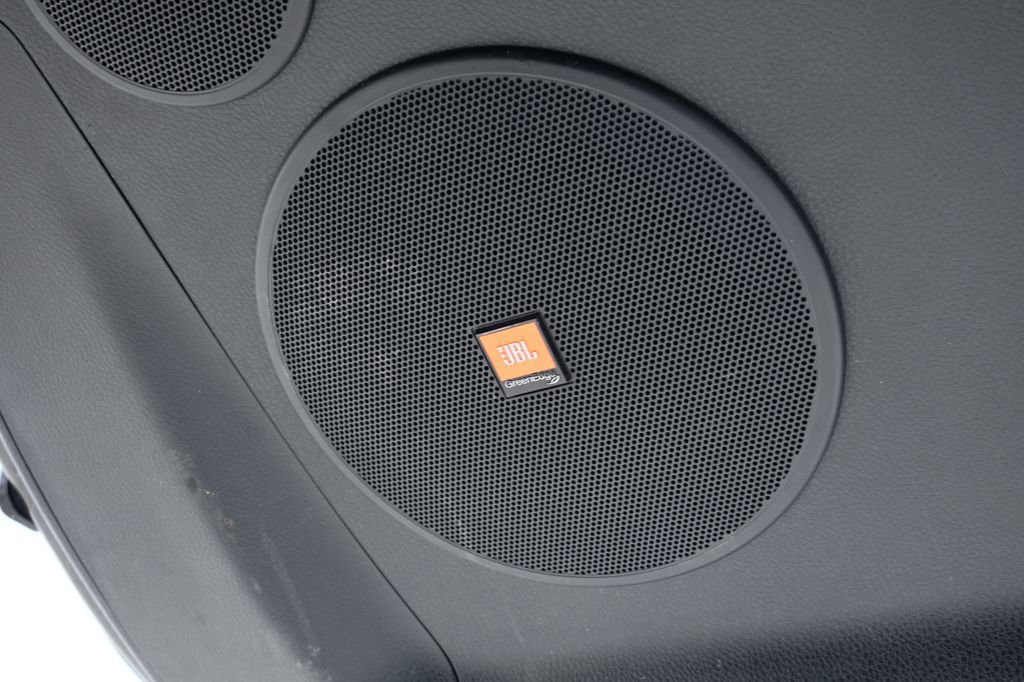 Used 2018 Toyota Highlander Limited Platinum image 10