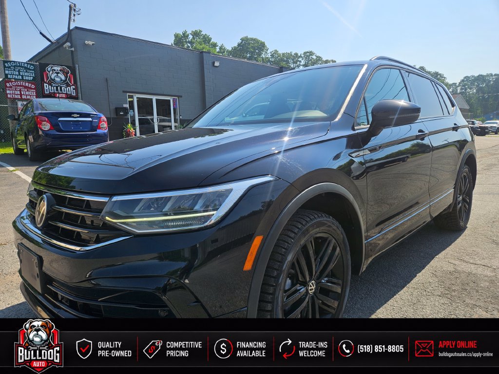 Used 2022 Volkswagen Tiguan SE R-Line AWD/4WD image 1