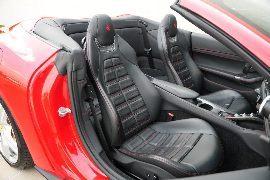 Used 2019 Ferrari Portofino RWD image 43
