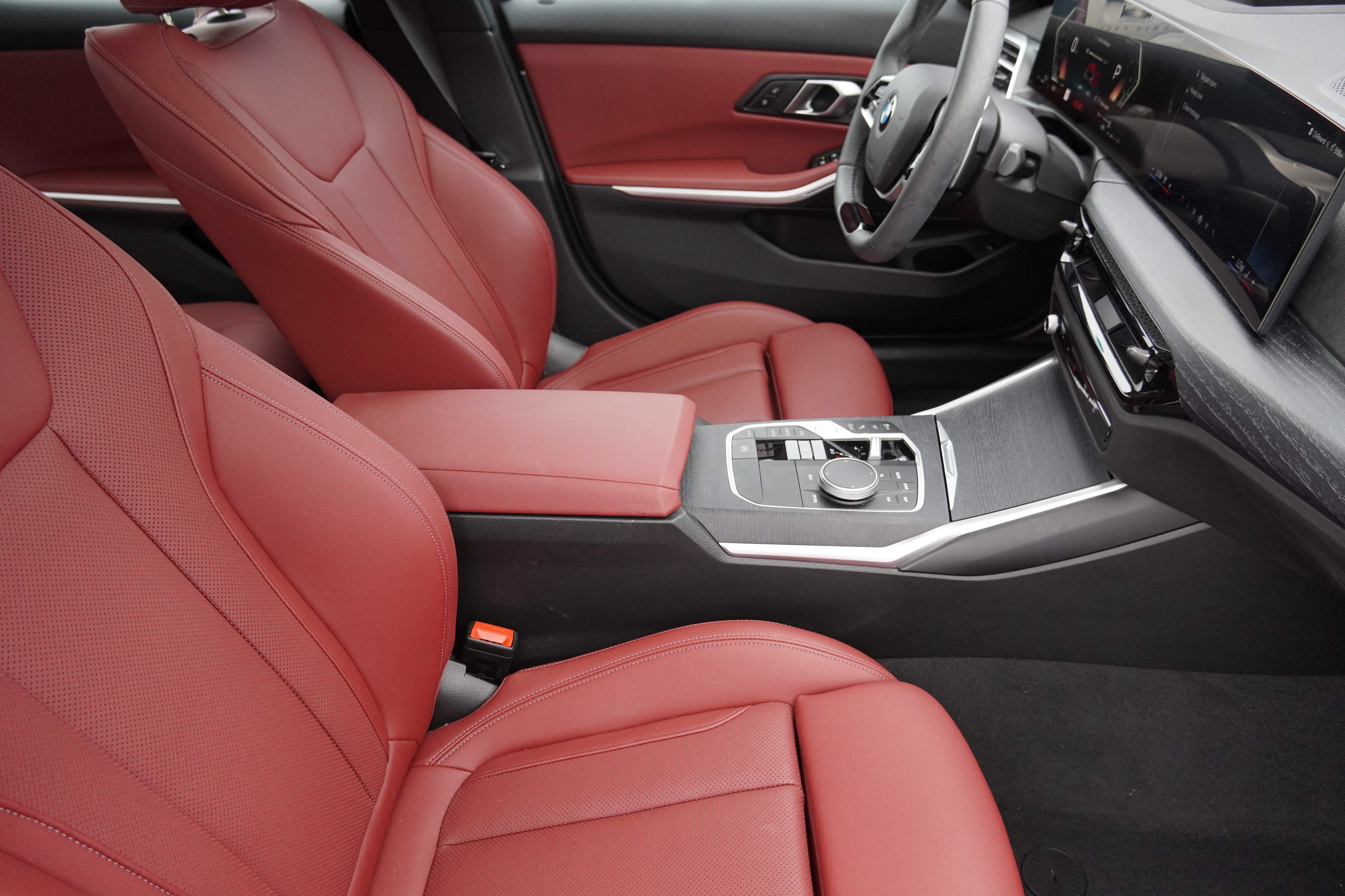 Certified 2025 BMW 330i Sedan RWD image 12