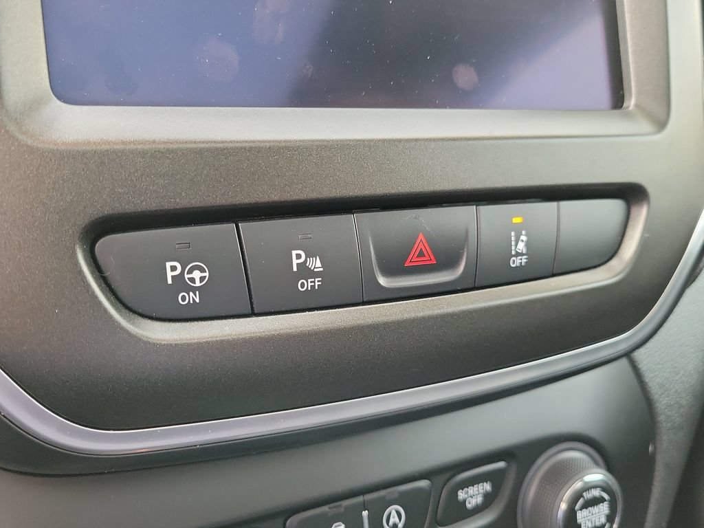 Used 2023 Jeep Cherokee Trailhawk w/ Sun & Sound Group AWD/4WD image 26