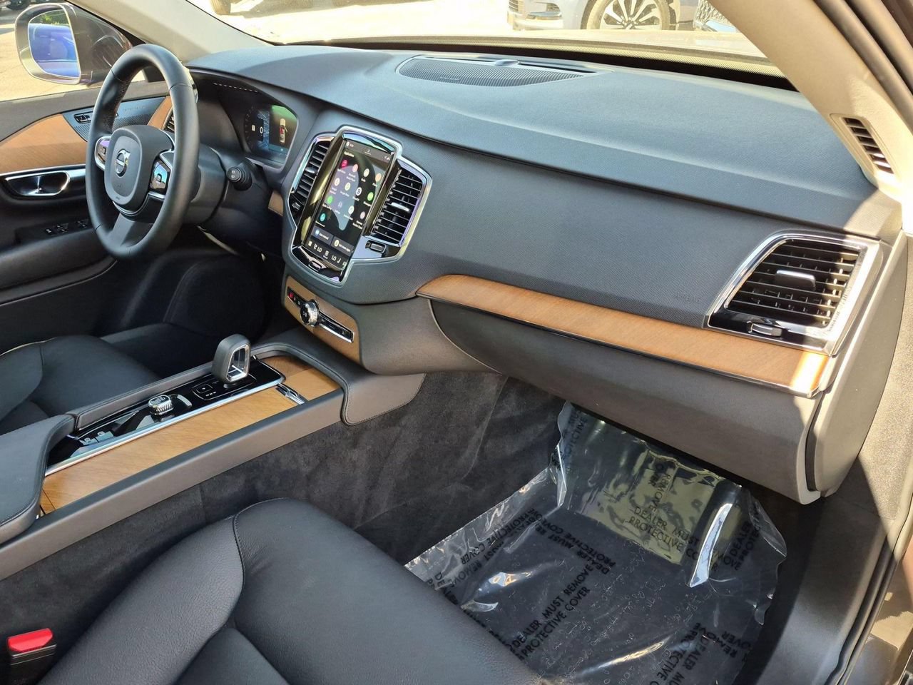 Certified 2024 Volvo XC90 B5 Plus w/ Protection Package Premier AWD/4WD image 26