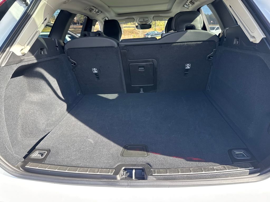Certified 2025 Volvo XC60 B5 Plus image 27