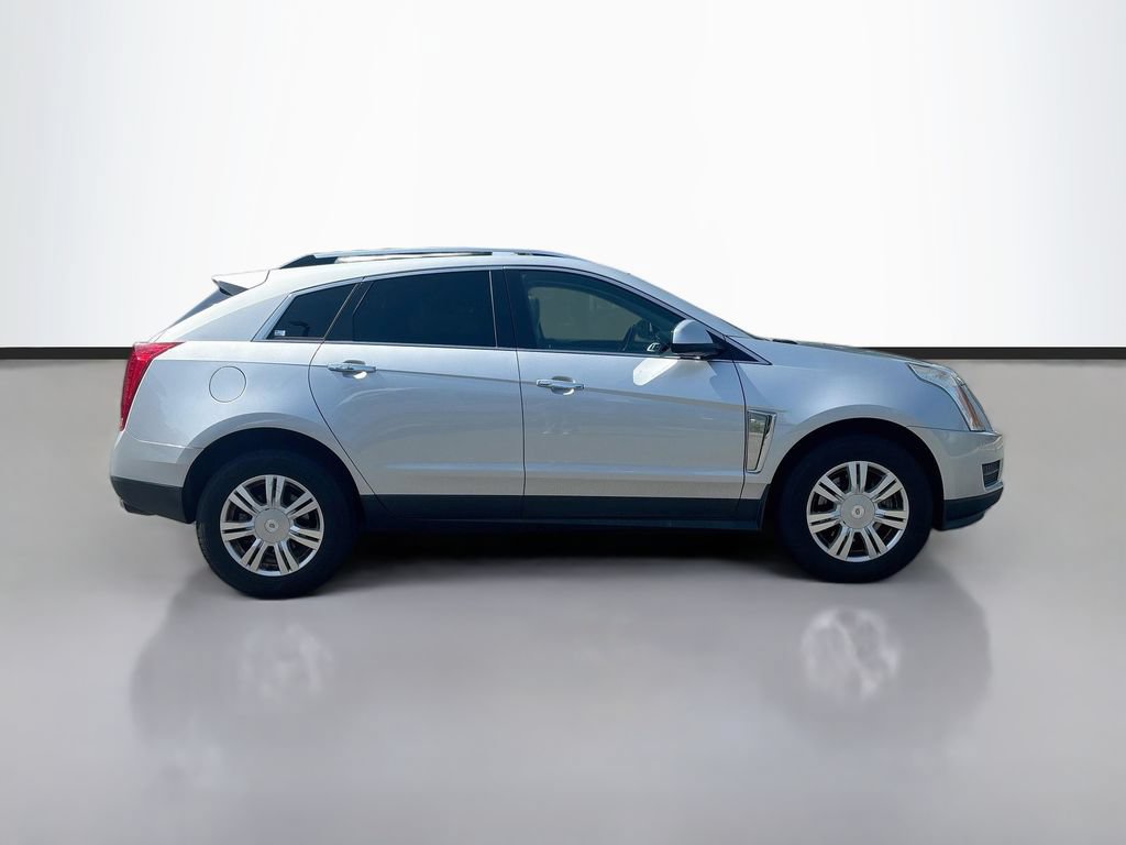 Used 2016 Cadillac SRX Luxury FWD image 2