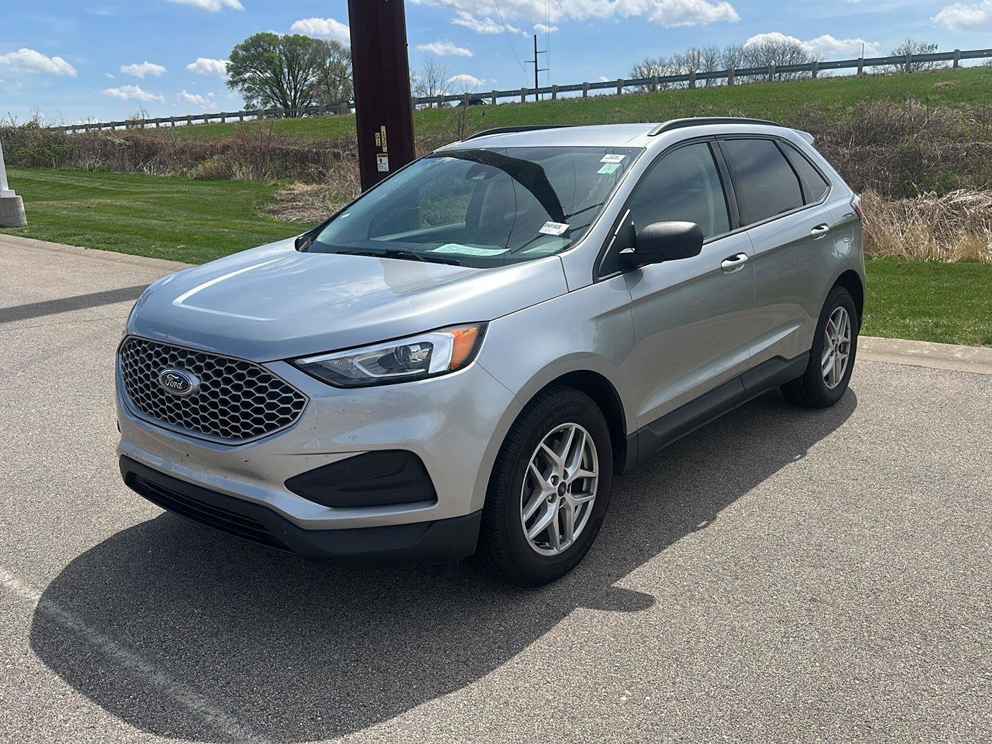 Used 2023 Ford Edge SE AWD/4WD image 7