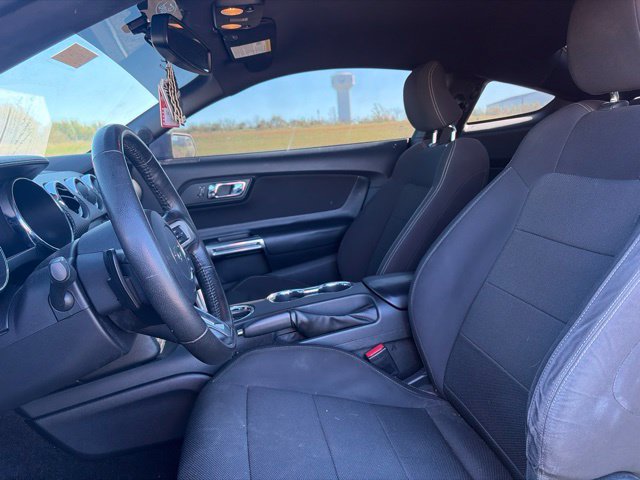 Used 2015 Ford Mustang Coupe RWD image 5