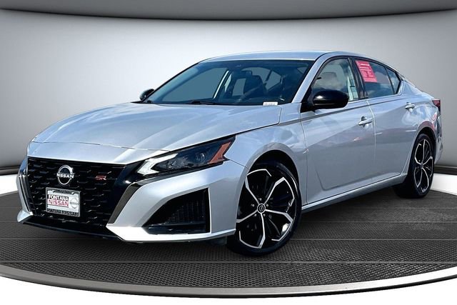 Certified 2024 Nissan Altima 2.5 SR image 3
