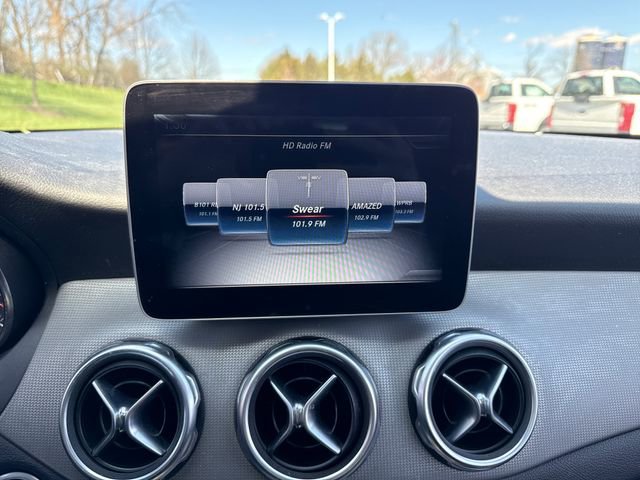 Used 2018 Mercedes-Benz GLA 250 4MATIC image 29