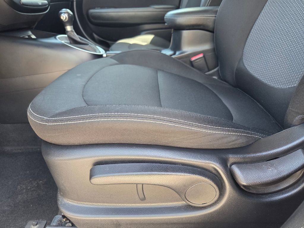 Used 2017 Kia Soul + w/ Designer's Package FWD image 13