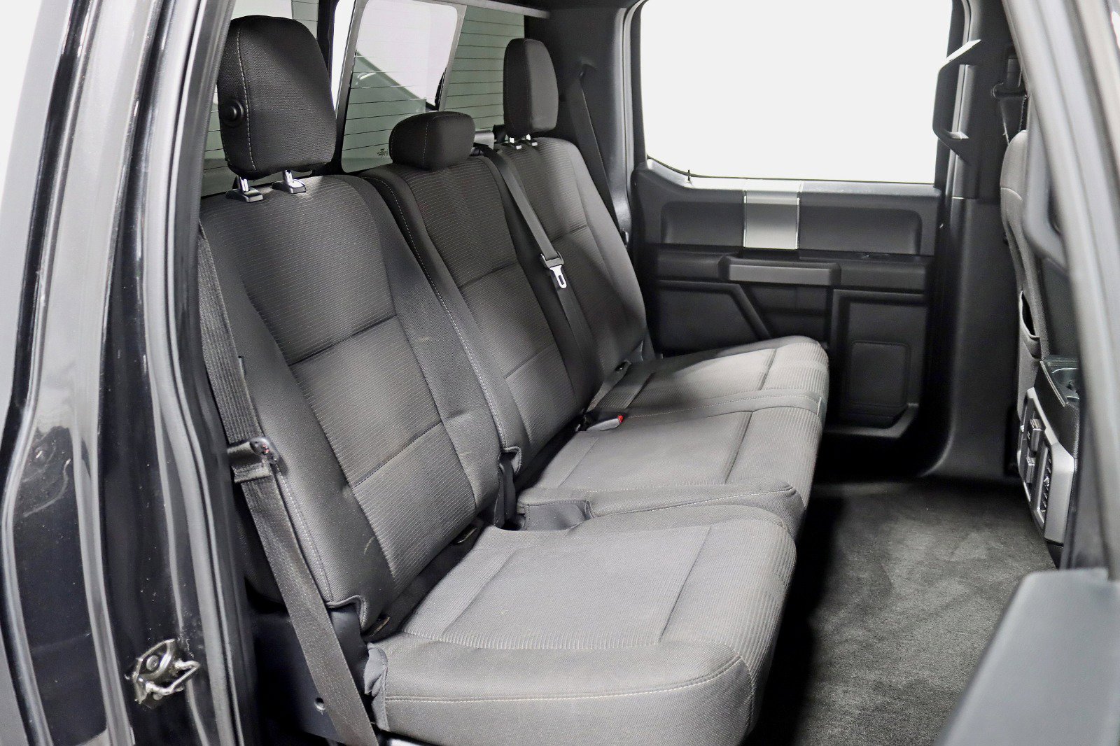Used 2015 Ford F150 XLT w/ Equipment Group 302A Luxury AWD/4WD image 27