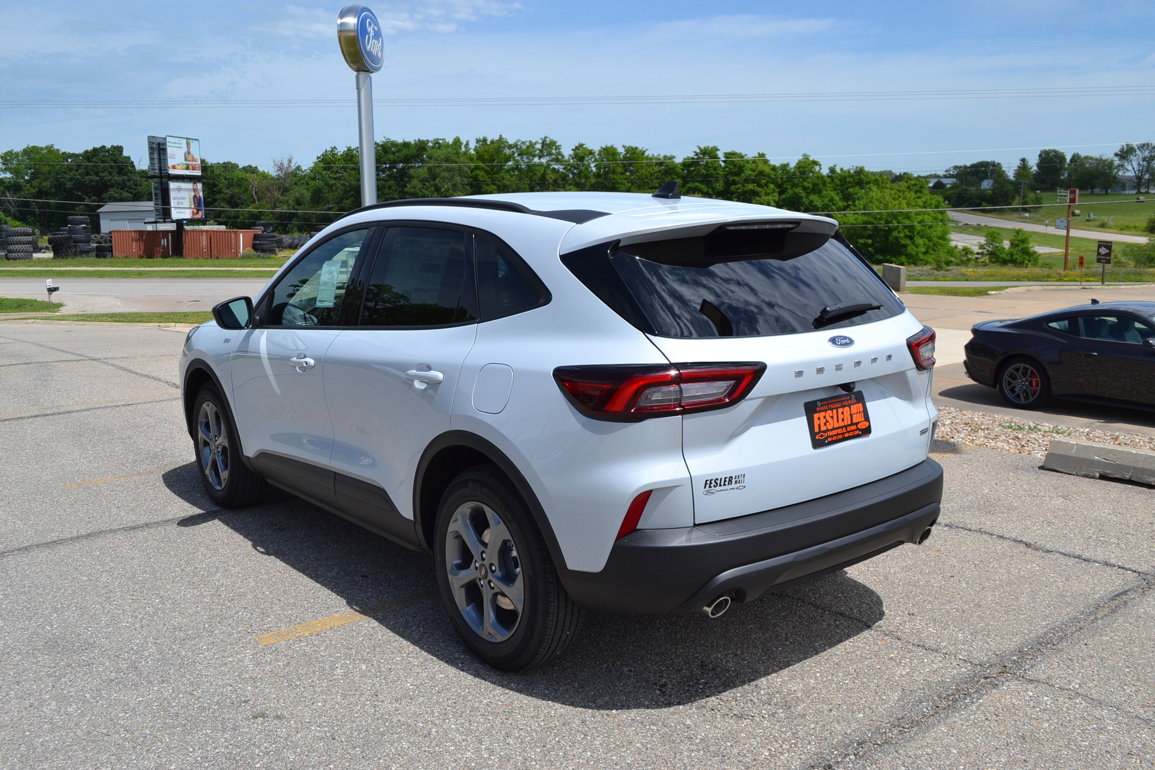 New 2025 Ford Escape ST-Line w/ Equipment Group 301A image 8