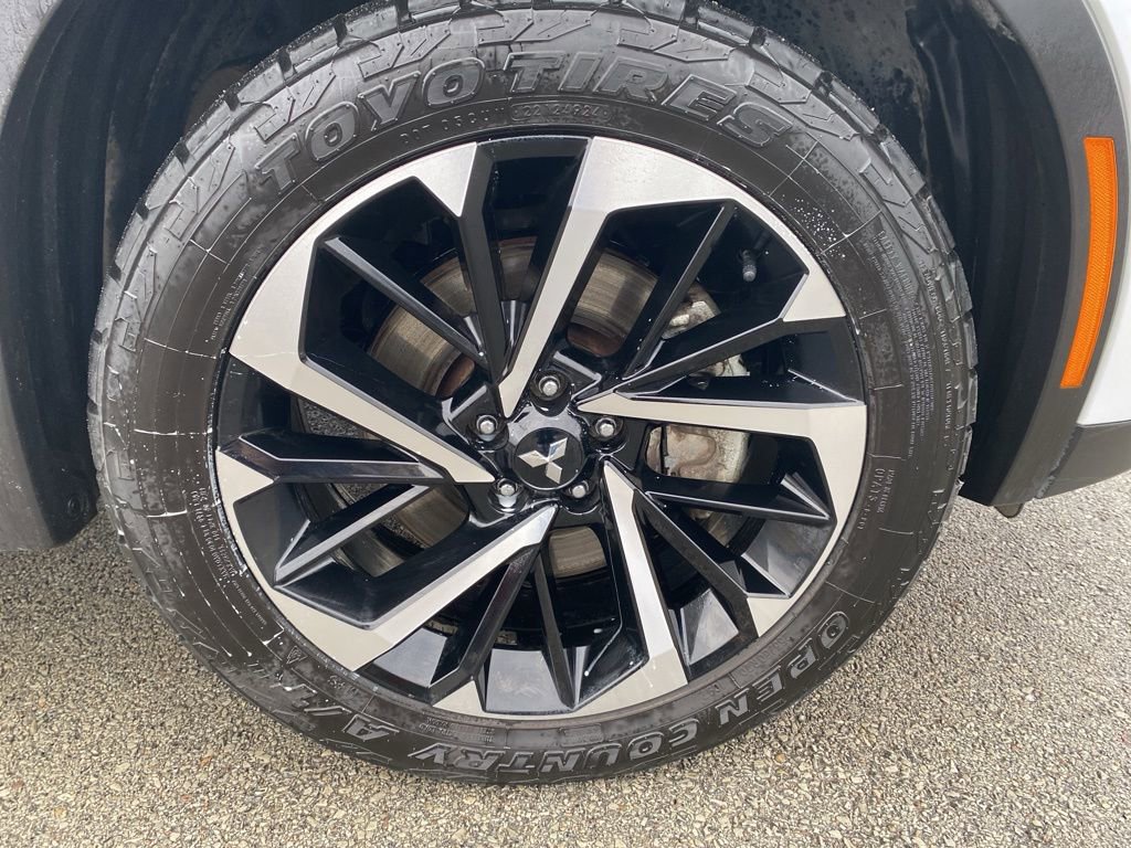 Used 2024 Mitsubishi Outlander SE image 7