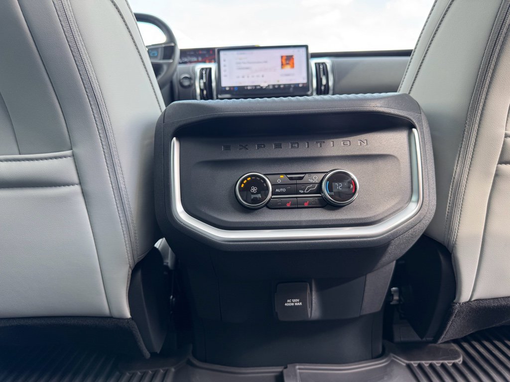 New 2026 Ford Expedition Platinum w/ Driver's Package AWD/4WD image 18